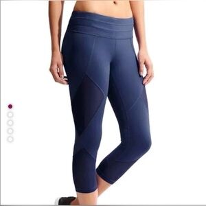 Athleta Sonar Mesh Cropped Leggings 💙